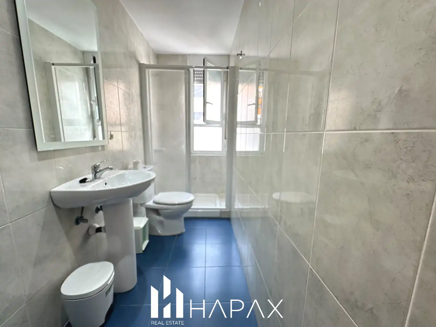 Bathroom of Flat for sale in Salamanca  with Heating and Balcony