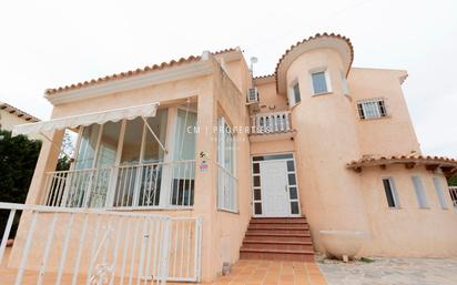 Vista exterior de Casa o xalet en venda en La Nucia amb Aire condicionat, Calefacció i Terrassa