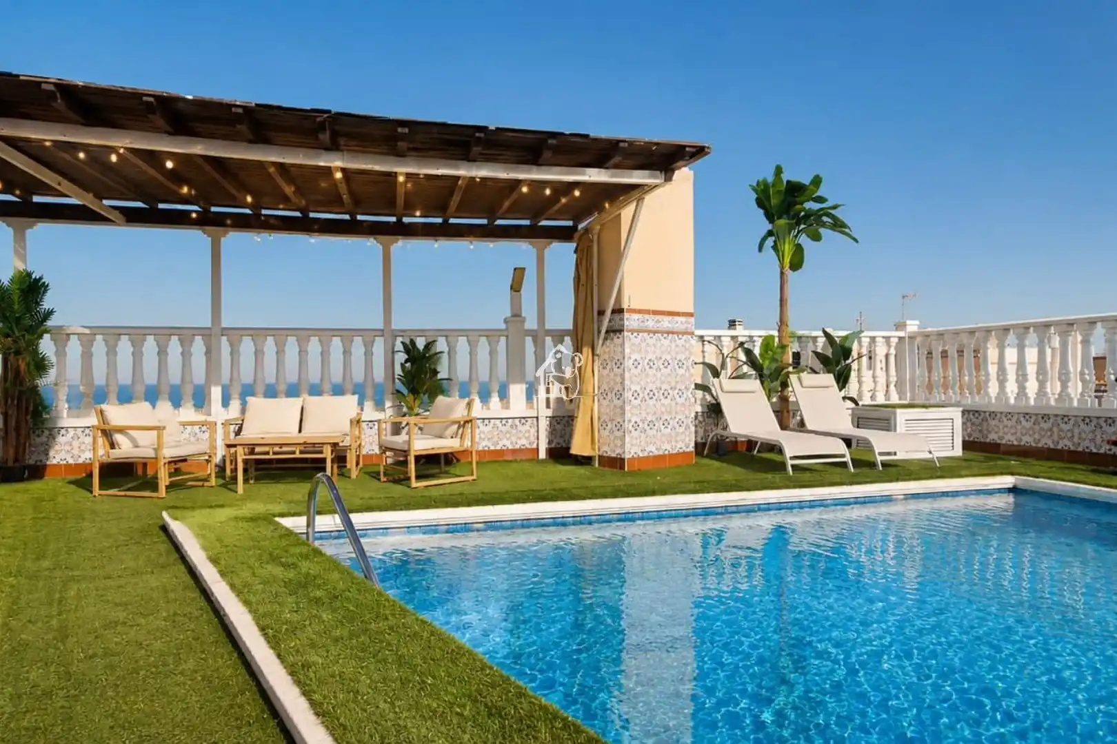 Terrasse von Dachboden zur Miete in Torrevieja mit Klimaanlage, Privatgarten und Terrasse
