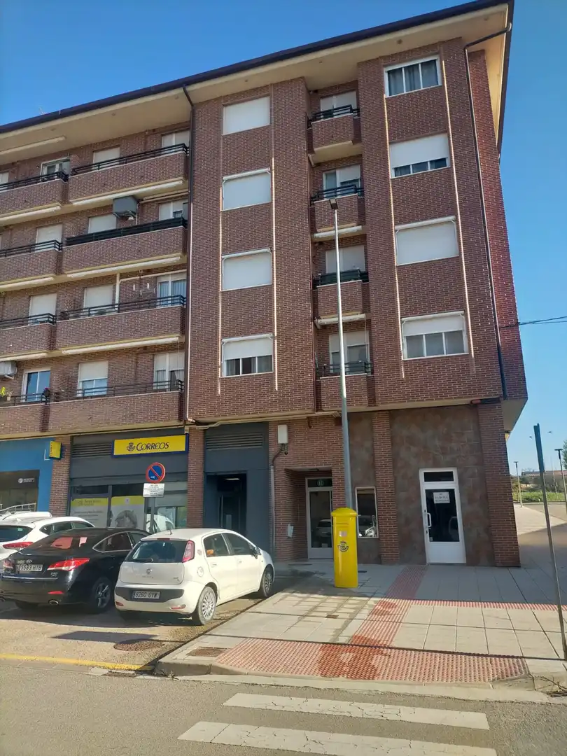 Local comercial de lloguer a Oyón-Oion, imagen 2