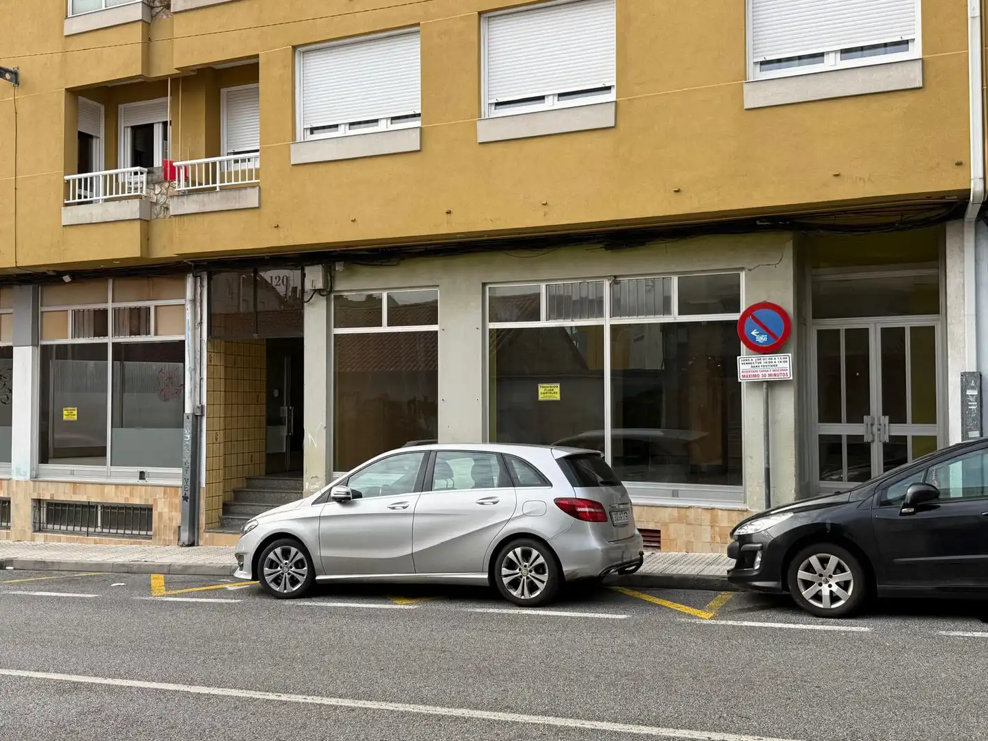 Aparcament de Local en venda en Boiro