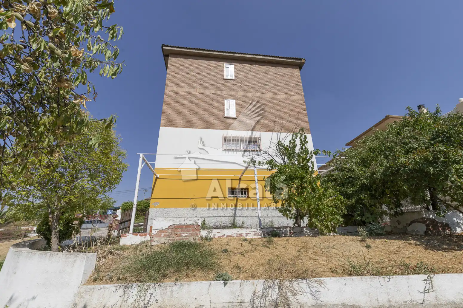 Vista exterior de Casa o xalet en venda en Villalbilla amb Aire condicionat, Calefacció i Jardí privat