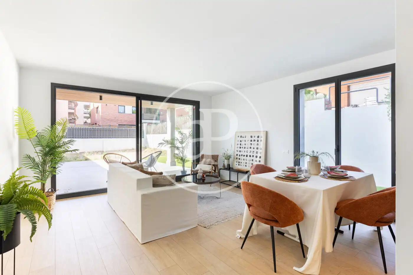 Sala de estar de Piso en venta en Sant Cugat del Vallès con Aire acondicionado, Calefacción y Jardín privado
