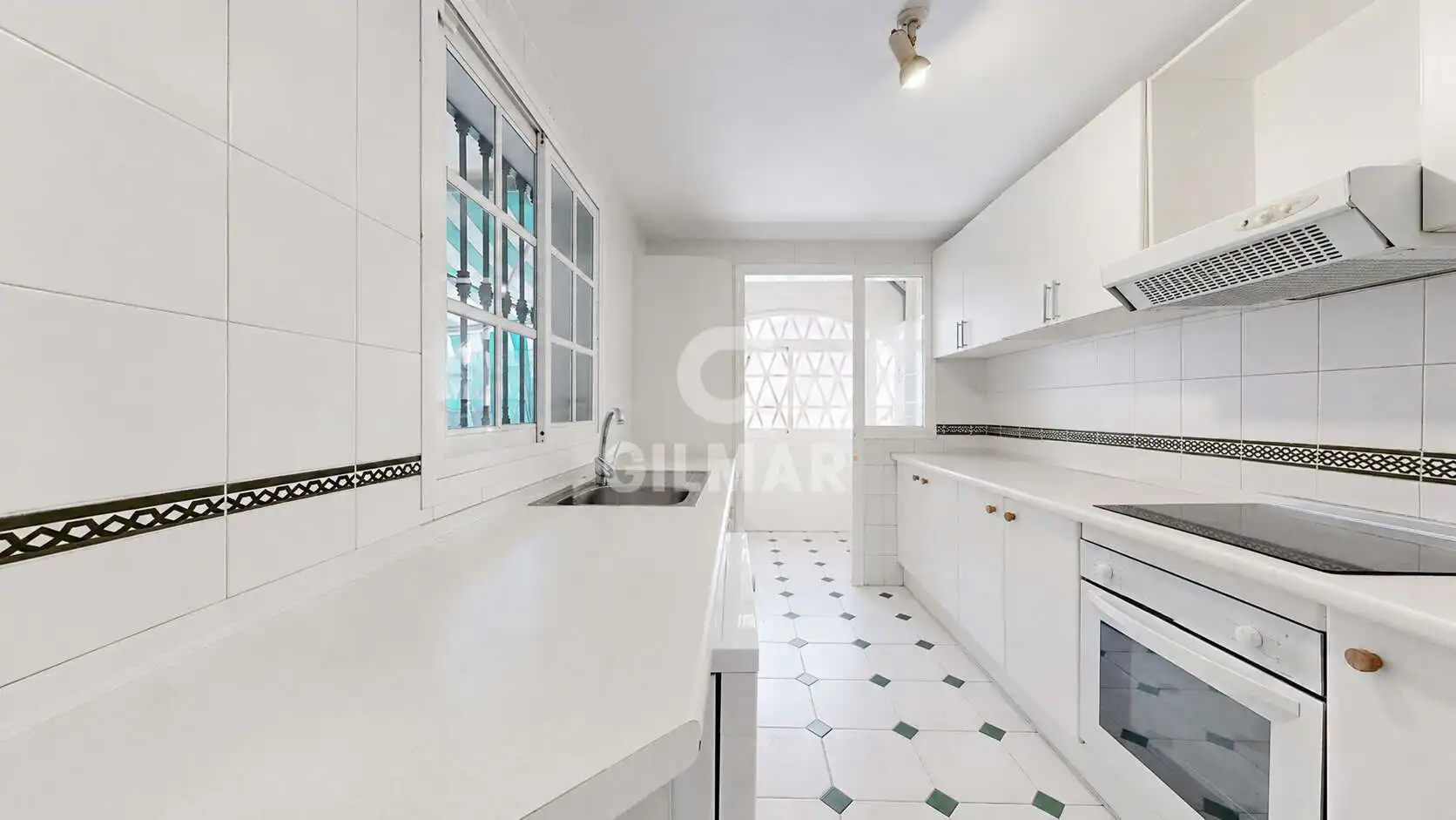 Cocina de Casa adosada en venta en Fuengirola con Calefacción, Jardín privado y Piscina