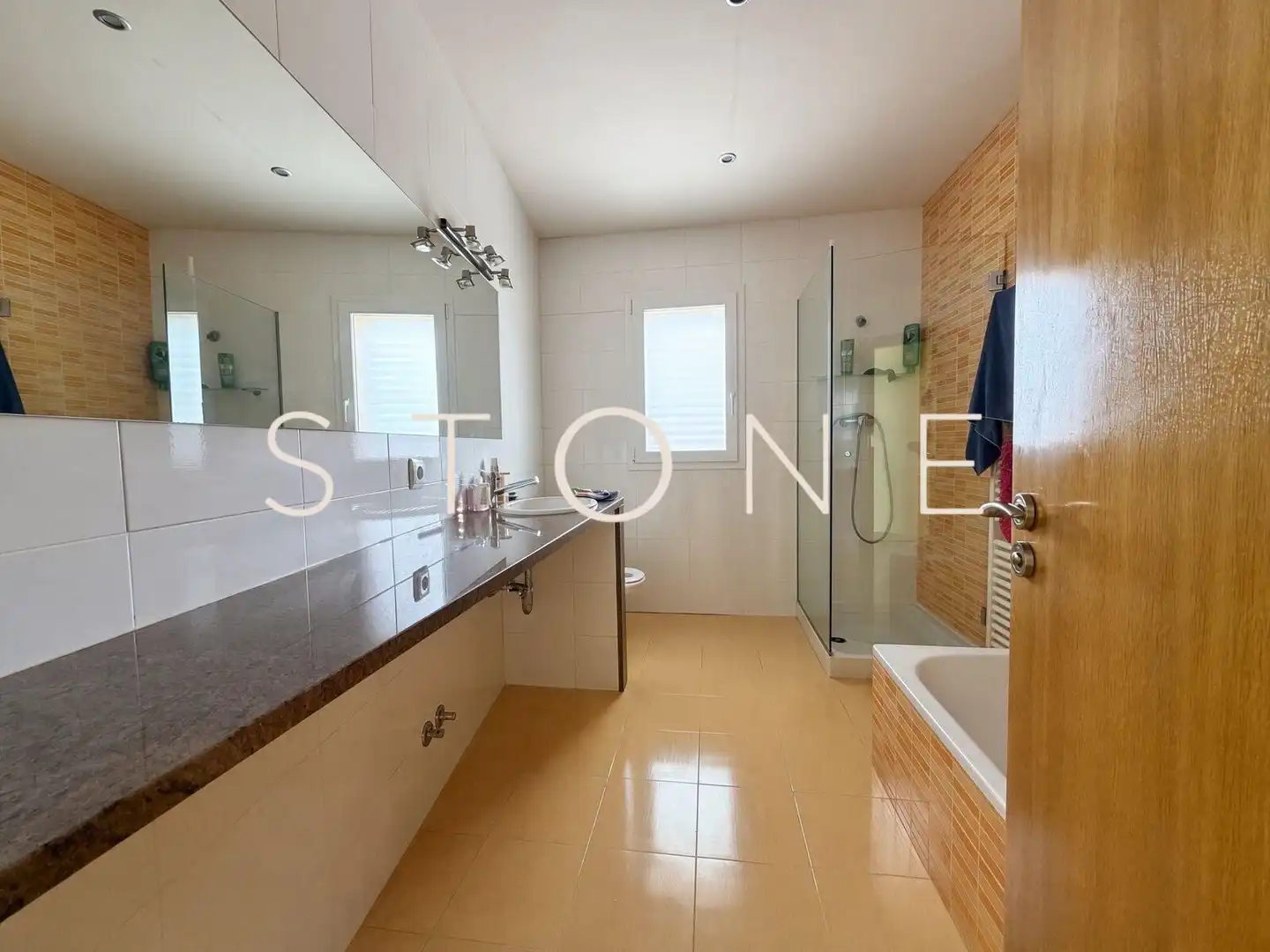 Houses for sale in Flaçà, Girona