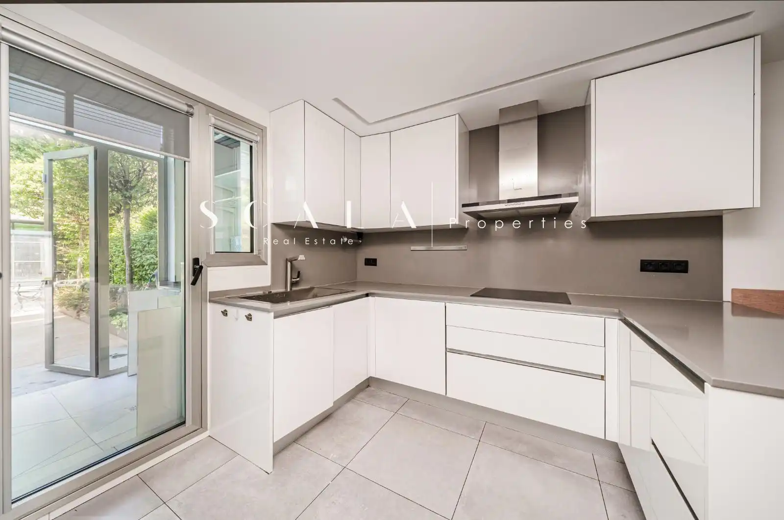 Küche von Wohnung zur Miete in Madrid mit Klimaanlage, Heizung und Privatgarten