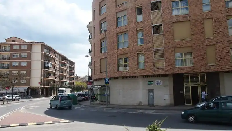 Local comercial en venda a Calle Navarro Villoslada
