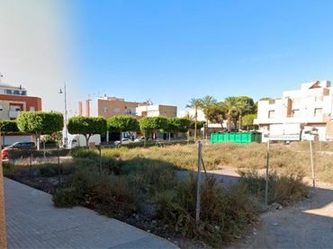 Terreno residenziale in vendita a Avenida Bulevar de el Ejido (e)