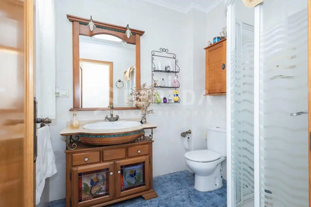 Baño de Casa o chalet en venta en Roquetas de Mar con Aire acondicionado, Jardín privado y Terraza