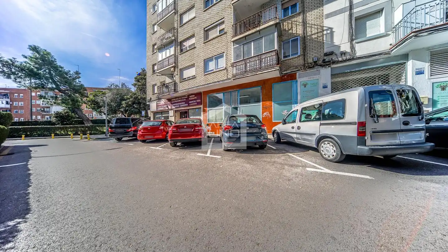 Exterior view of Commercial properties for sale in Alcorcón