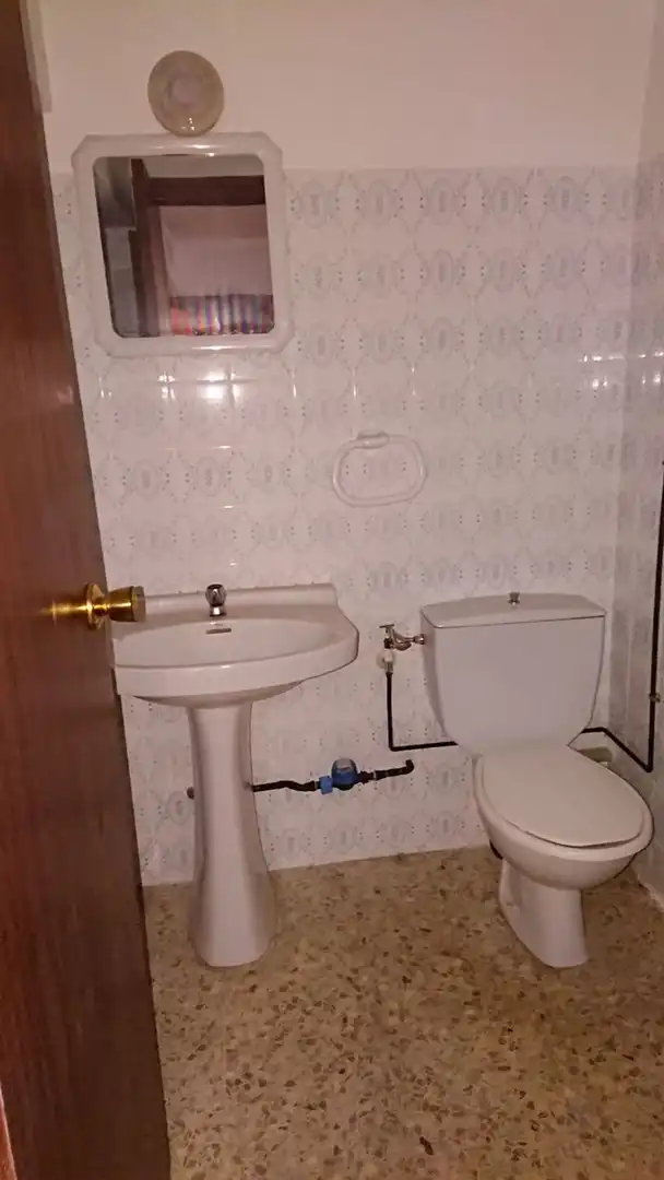 Oficina en zona Oeste. Próximo al parque del Cubo. Situada en entreplanta. Exterior con grandes ventanales. Divida por mamparas en, imatge 5
