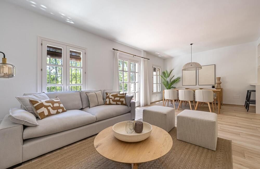 Sala d'estar de Casa o xalet de lloguer en Marbella amb Aire condicionat, Terrassa i Piscina