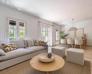 Sala d'estar de Casa o xalet de lloguer en Marbella amb Aire condicionat, Terrassa i Piscina