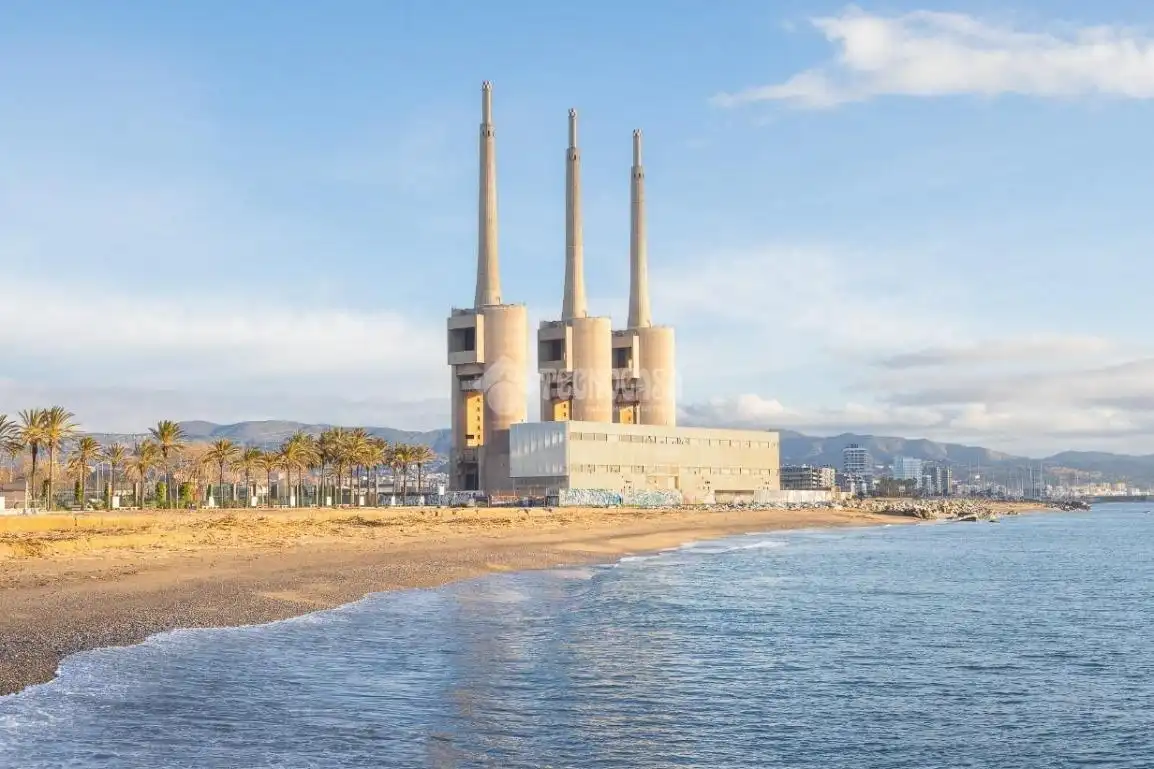 Vista exterior de Pis en venda en Sant Adrià de Besòs amb Calefacció i Balcó