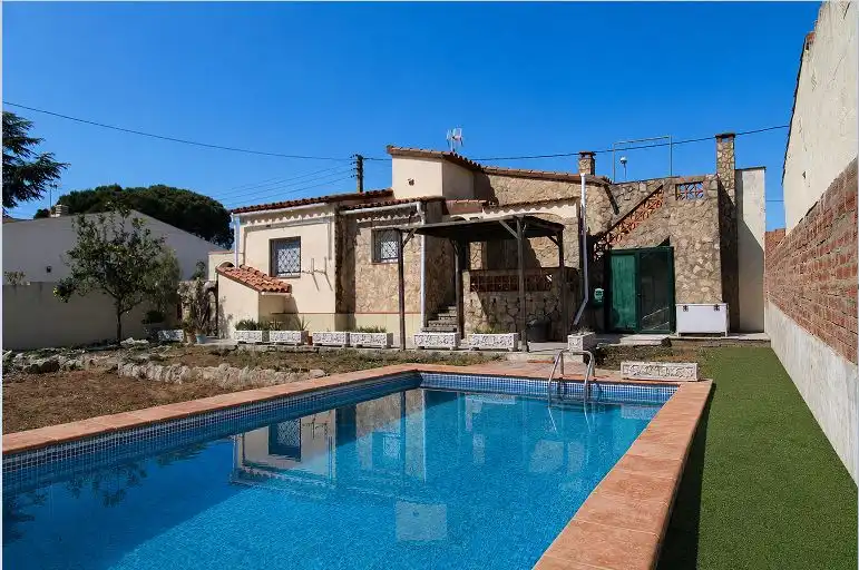 Schwimmbecken von Haus oder Chalet zum Verkauf in L'Escala mit Privatgarten, Terrasse und Abstellraum