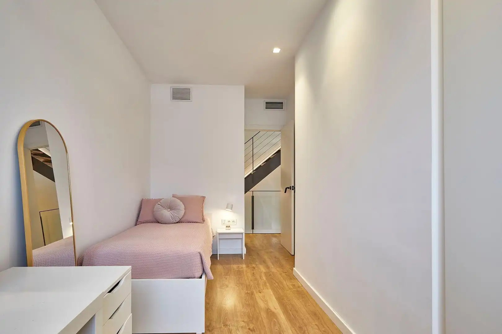 Dormitori de Casa o xalet en venda en Badalona amb Aire condicionat, Calefacció i Parquet