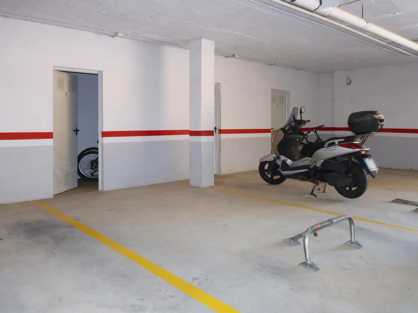 Parkplatz von Maisonette zum Verkauf in Vélez-Málaga mit Klimaanlage, Heizung und Privatgarten