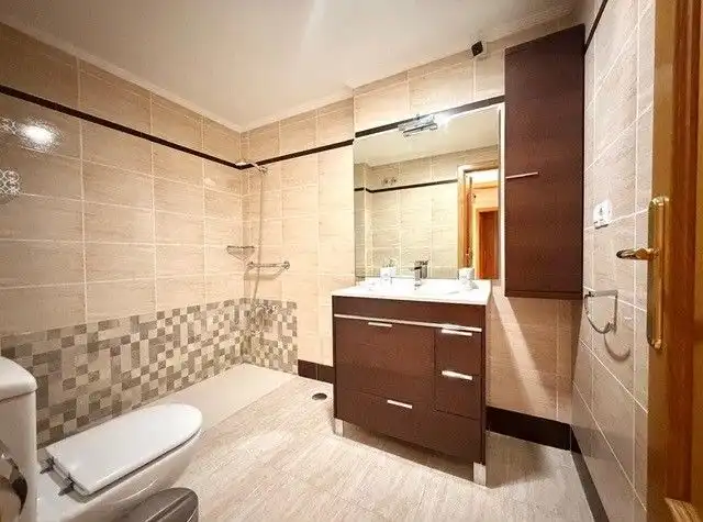 Bany de Apartament en venda en Villajoyosa / La Vila Joiosa amb Aire condicionat, Terrassa i Moblat