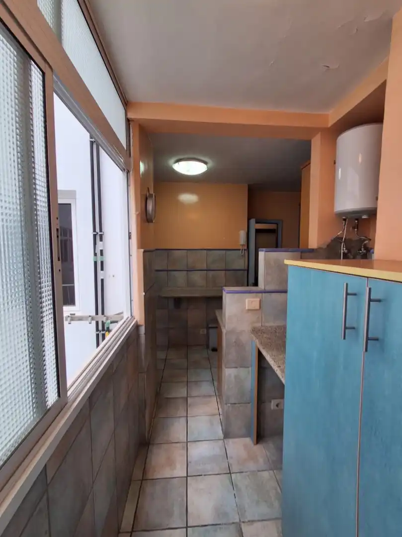 Cocina de Piso de alquiler en Las Palmas de Gran Canaria con Parquet, Horno y Balcón