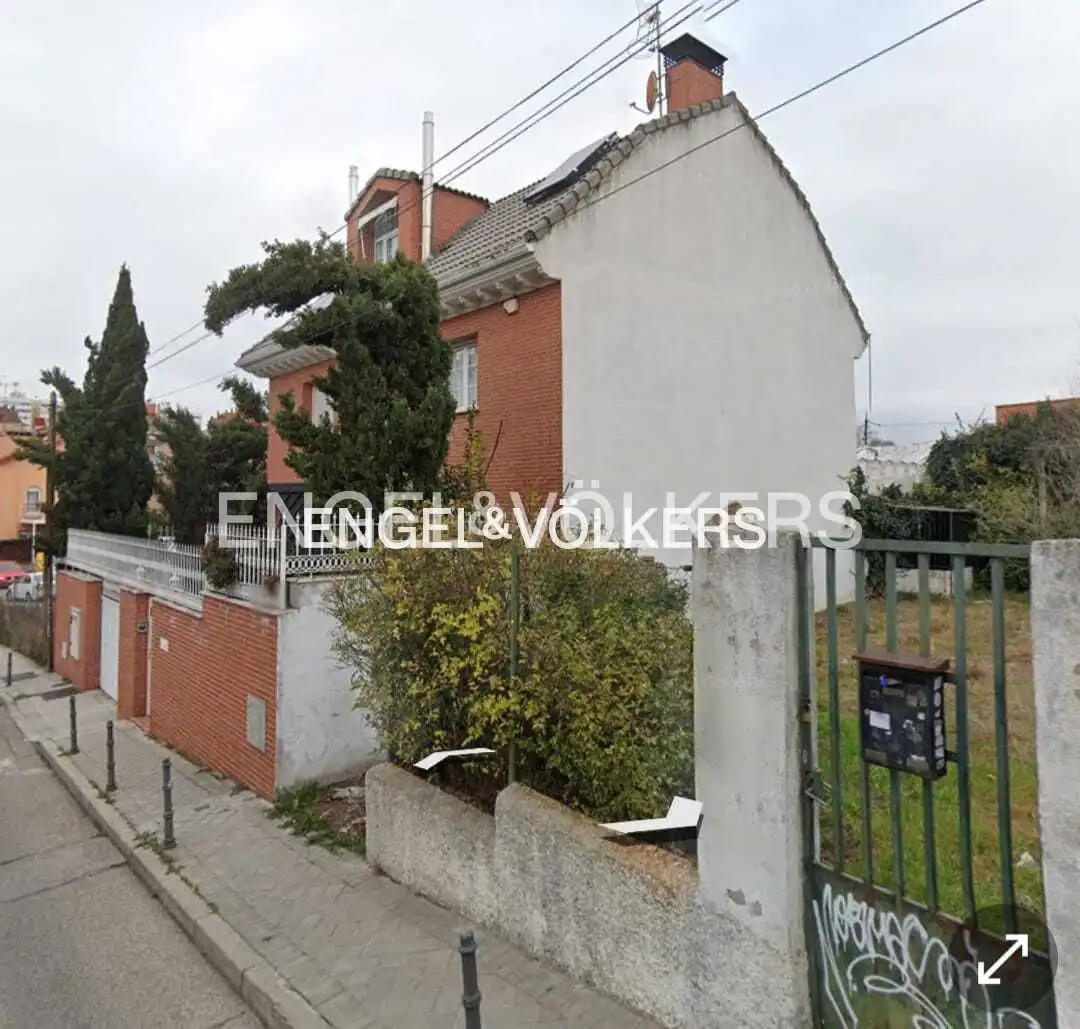 Vista exterior de Residencial en venta en Madrid