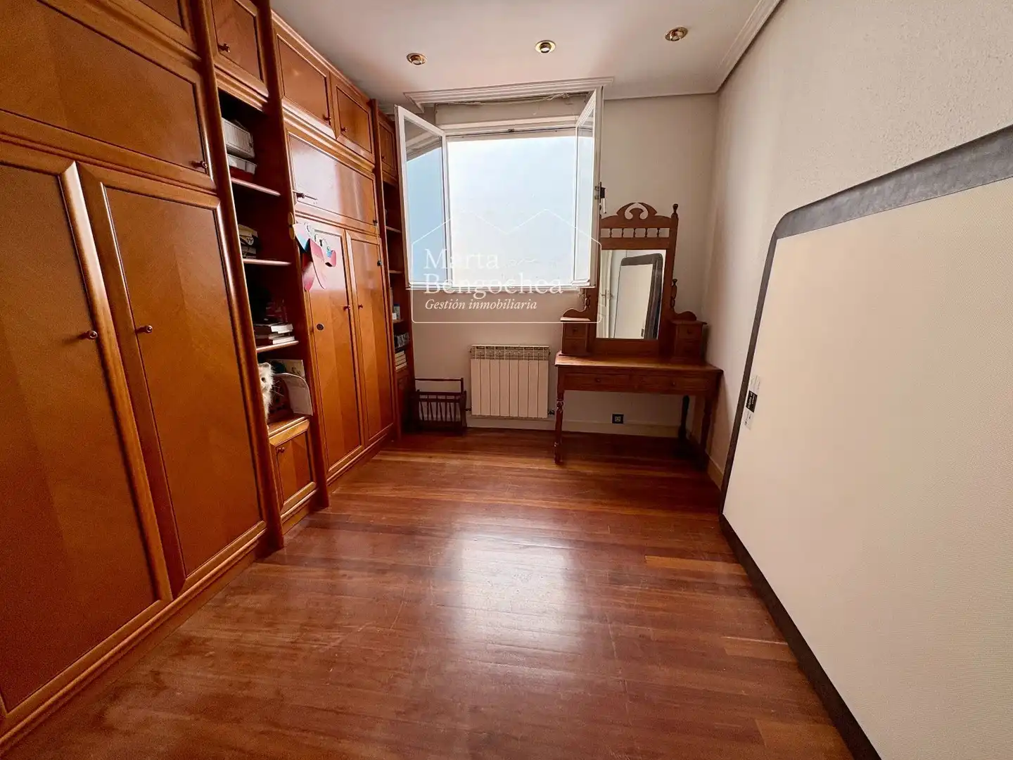 Habitación de Piso en venta en Vitoria - Gasteiz con Calefacción y Trastero