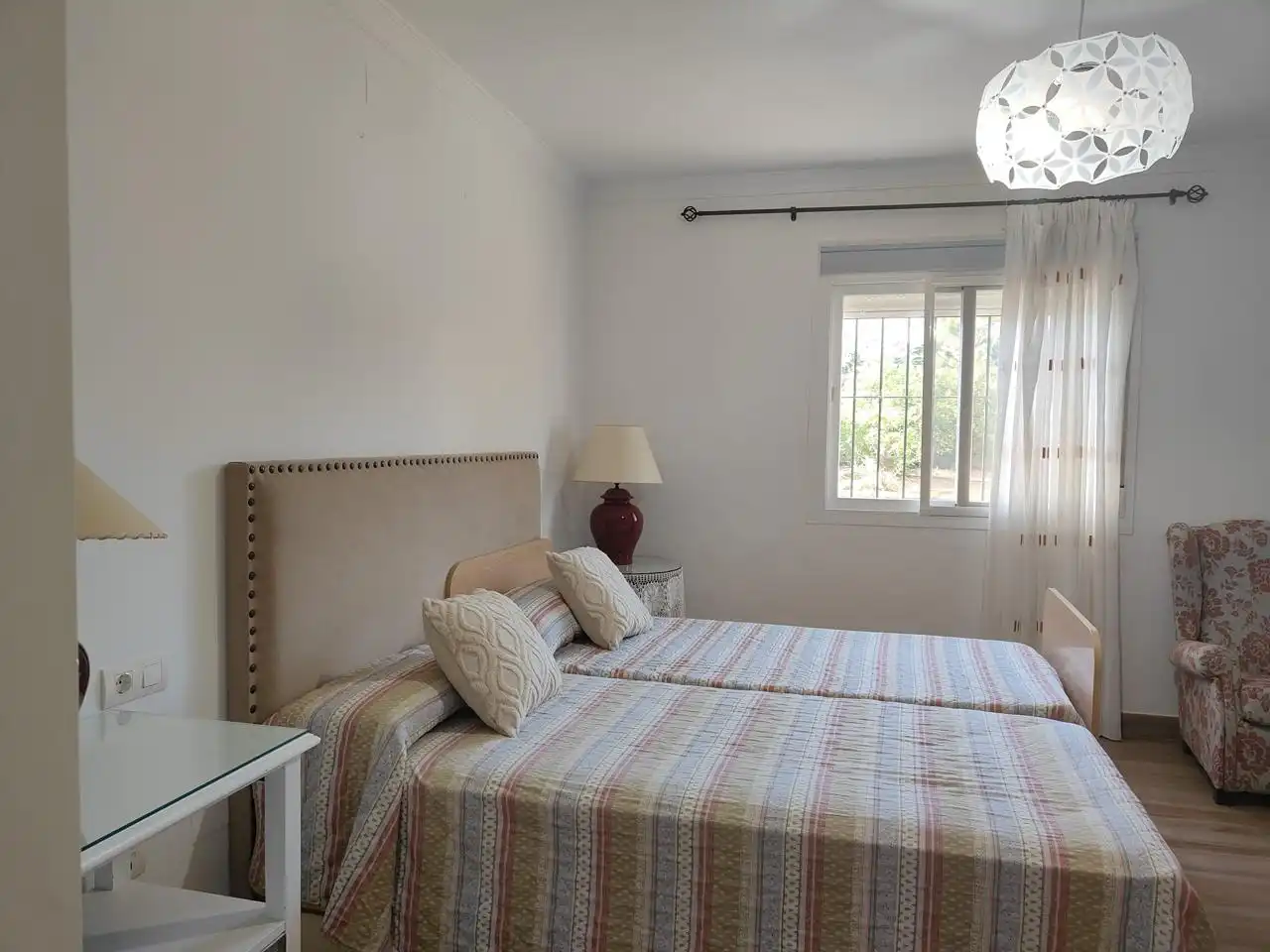 Dormitori de Casa o xalet de lloguer en Alhaurín de la Torre amb Aire condicionat, Jardí privat i Piscina