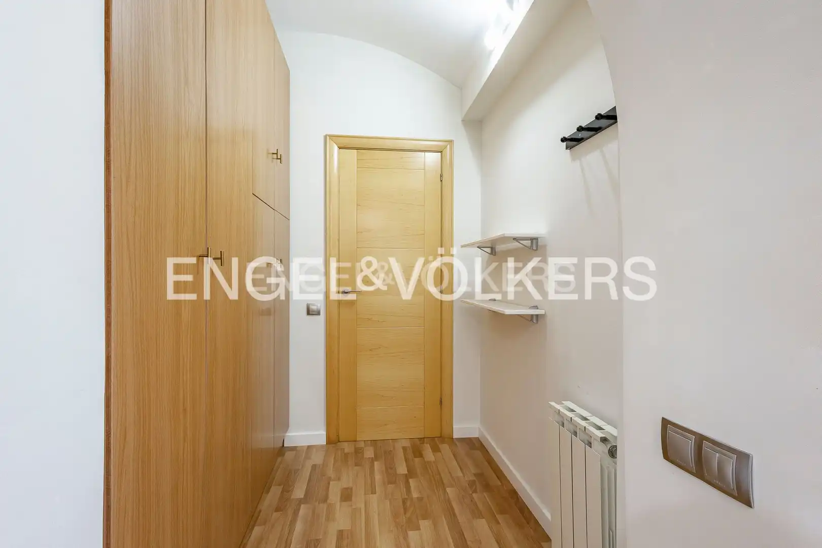Wohnung zur Miete in Esplugues de Llobregat mit Klimaanlage, Heizung und Parkett