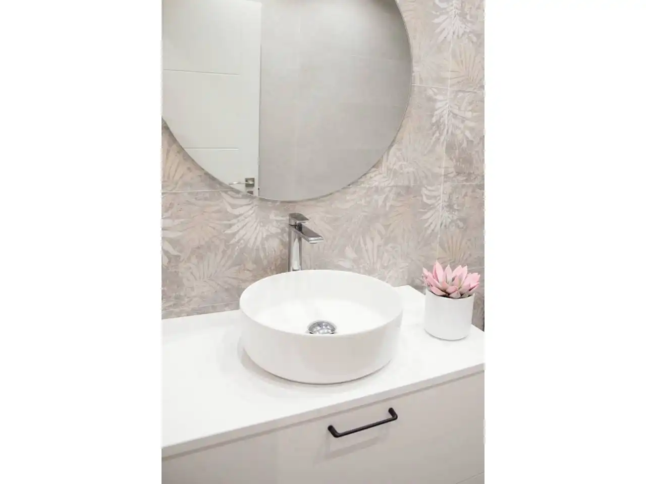 Bathroom of Flat for sale in Laredo  with Heating