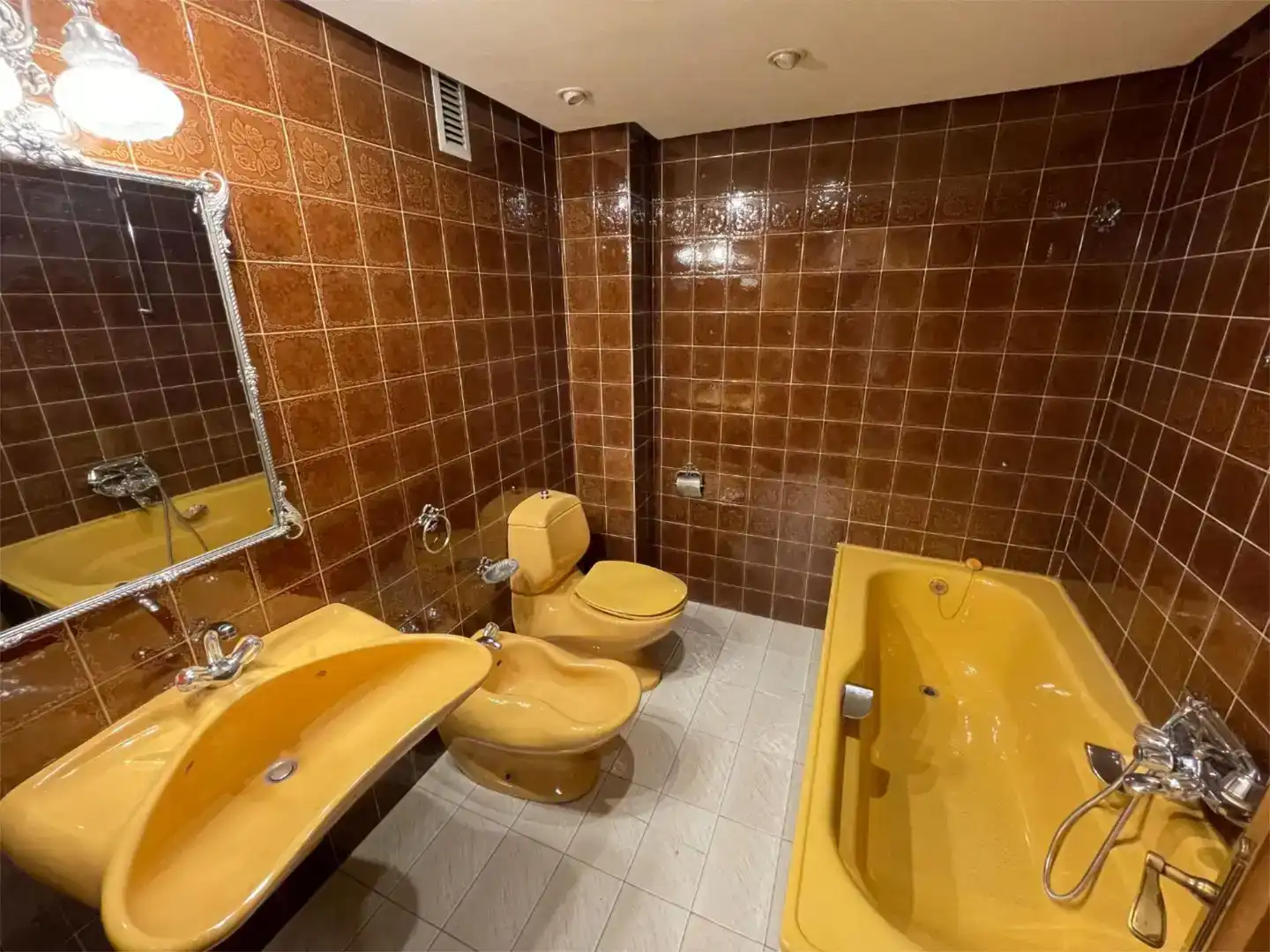 Baño de Piso en venta en León Capital  con Parquet, Trastero y Piscina