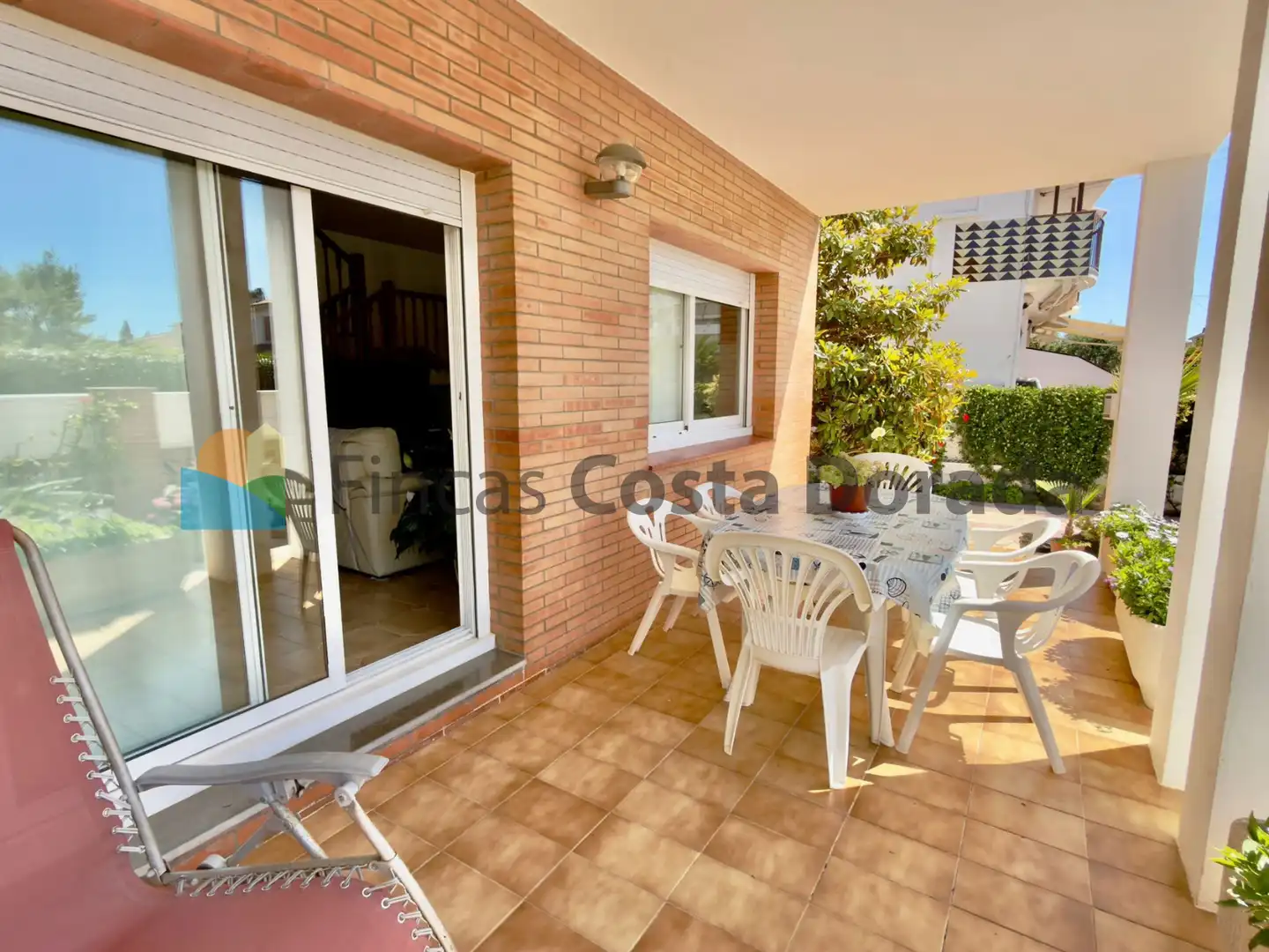 Exterior view of Houses for sale in Cubelles  with Air Conditioner, Private garden and Parquet flooring