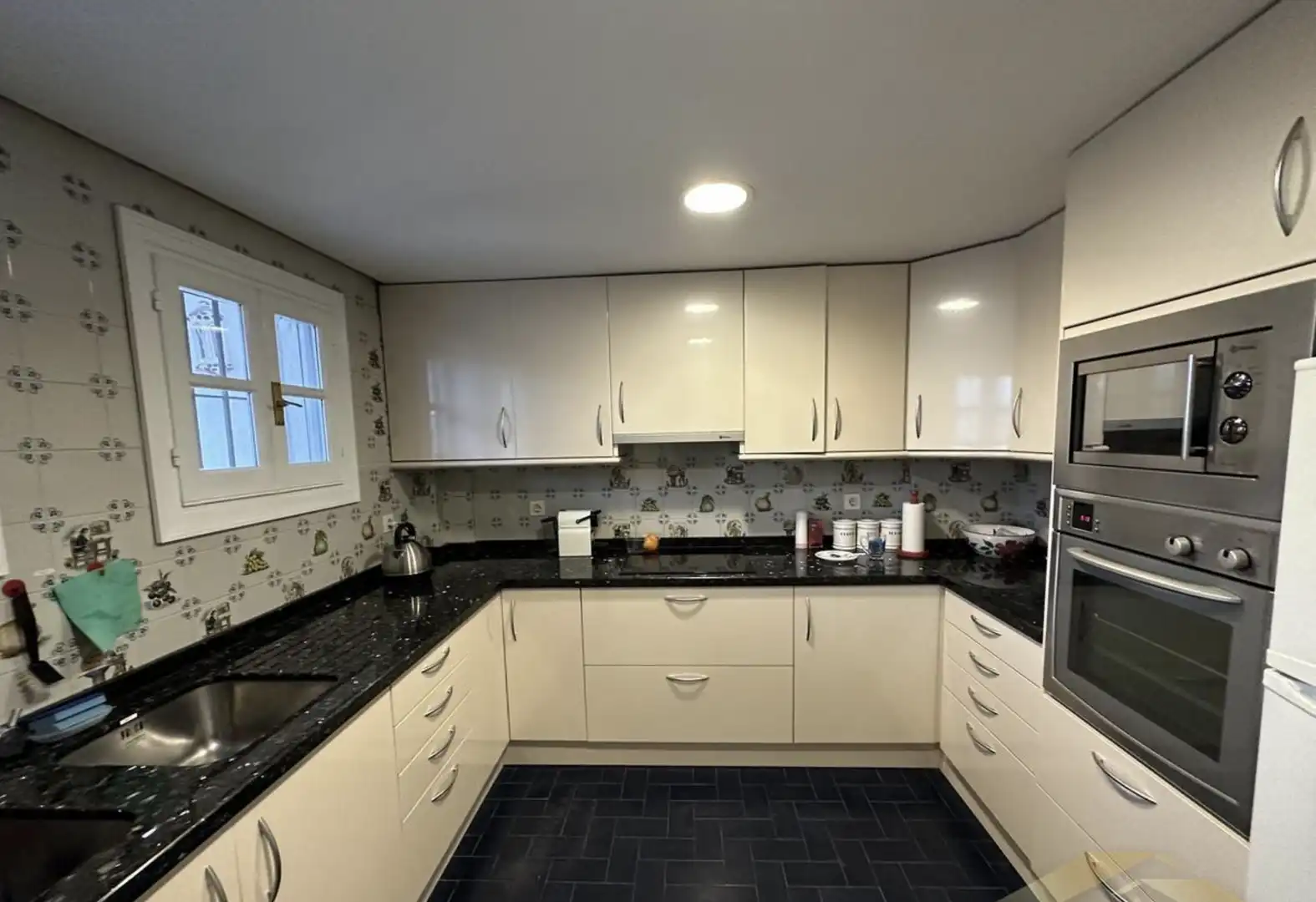 Küche von Maisonette zum Verkauf in Marbella mit Klimaanlage, Terrasse und Möbliert