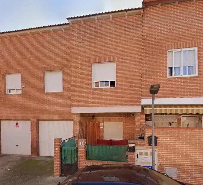 Adossat amb jardí en venda a Calle Sevilla 9, imagen 2