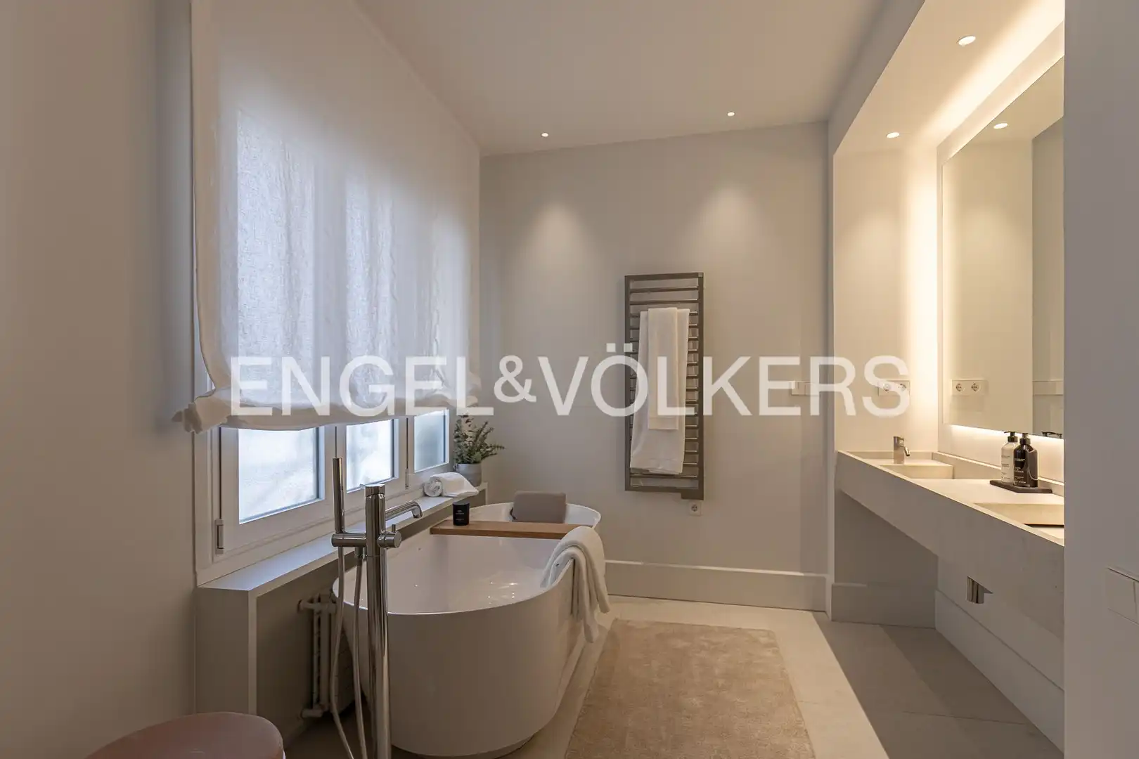 Badezimmer von Wohnung zum Verkauf in Madrid mit Klimaanlage, Heizung und Terrasse
