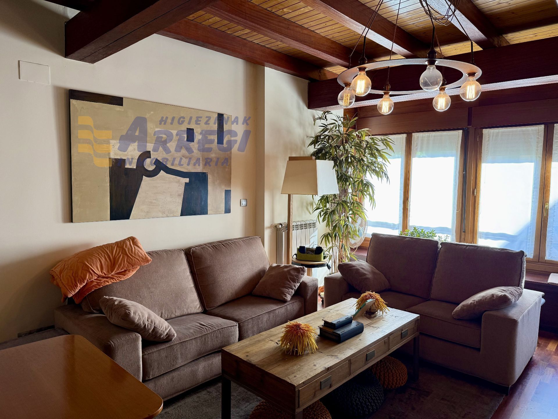 Sala d'estar de Pis en venda en Eibar amb Calefacció