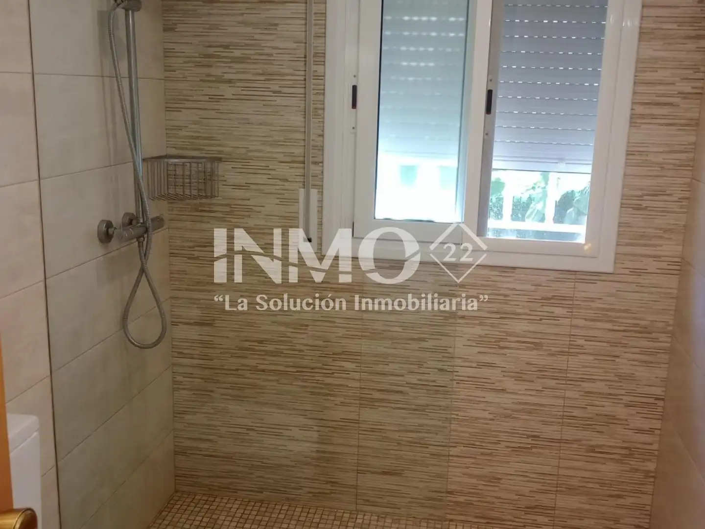 Badezimmer von Wohnungen zum Verkauf in Cambrils mit Klimaanlage, Privatgarten und Terrasse