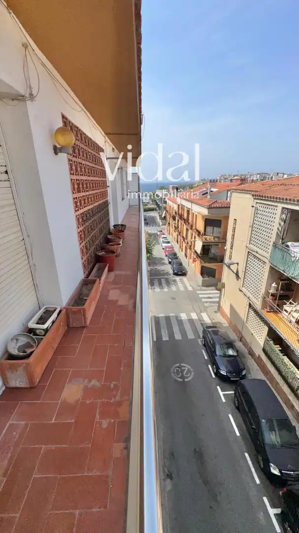 Vista exterior de Pis en venda en Palamós amb Terrassa