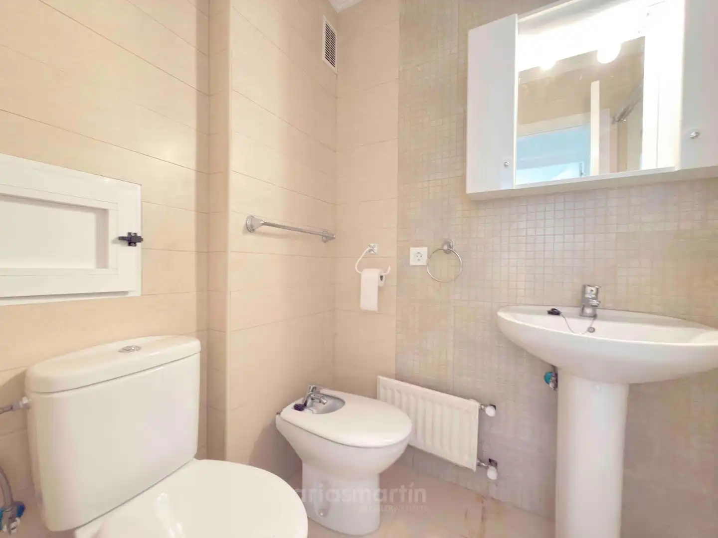 Baño de Piso de alquiler en Salamanca con Calefacción, Terraza y Amueblado