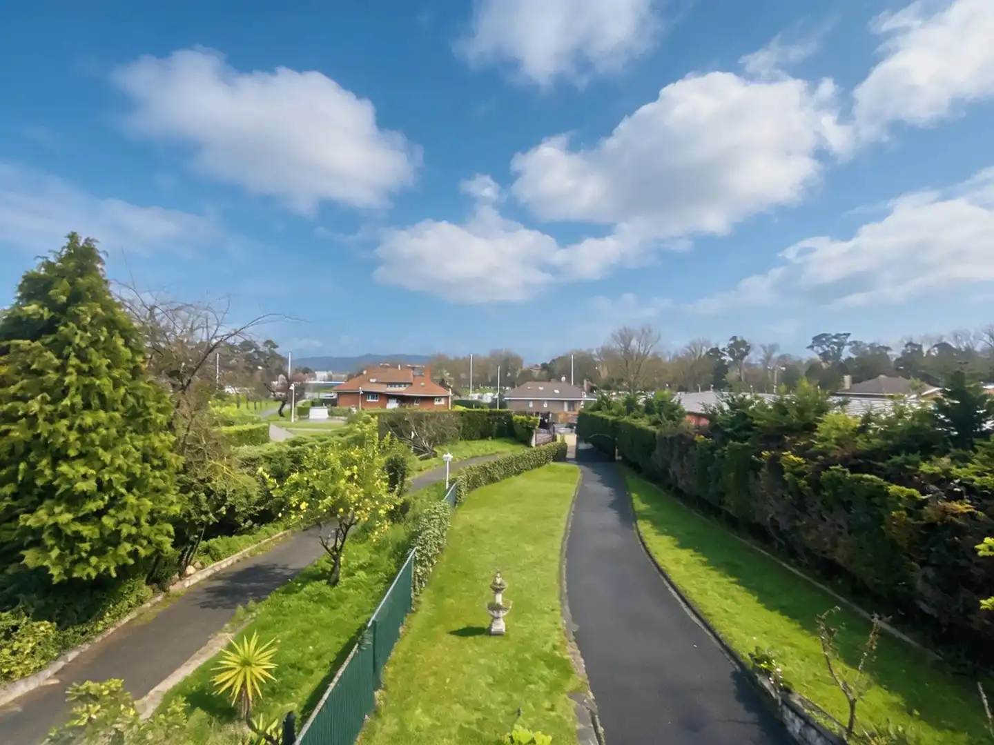 Vista exterior de Casa o chalet en venta en Gijón  con Jardín privado, Terraza y Balcón