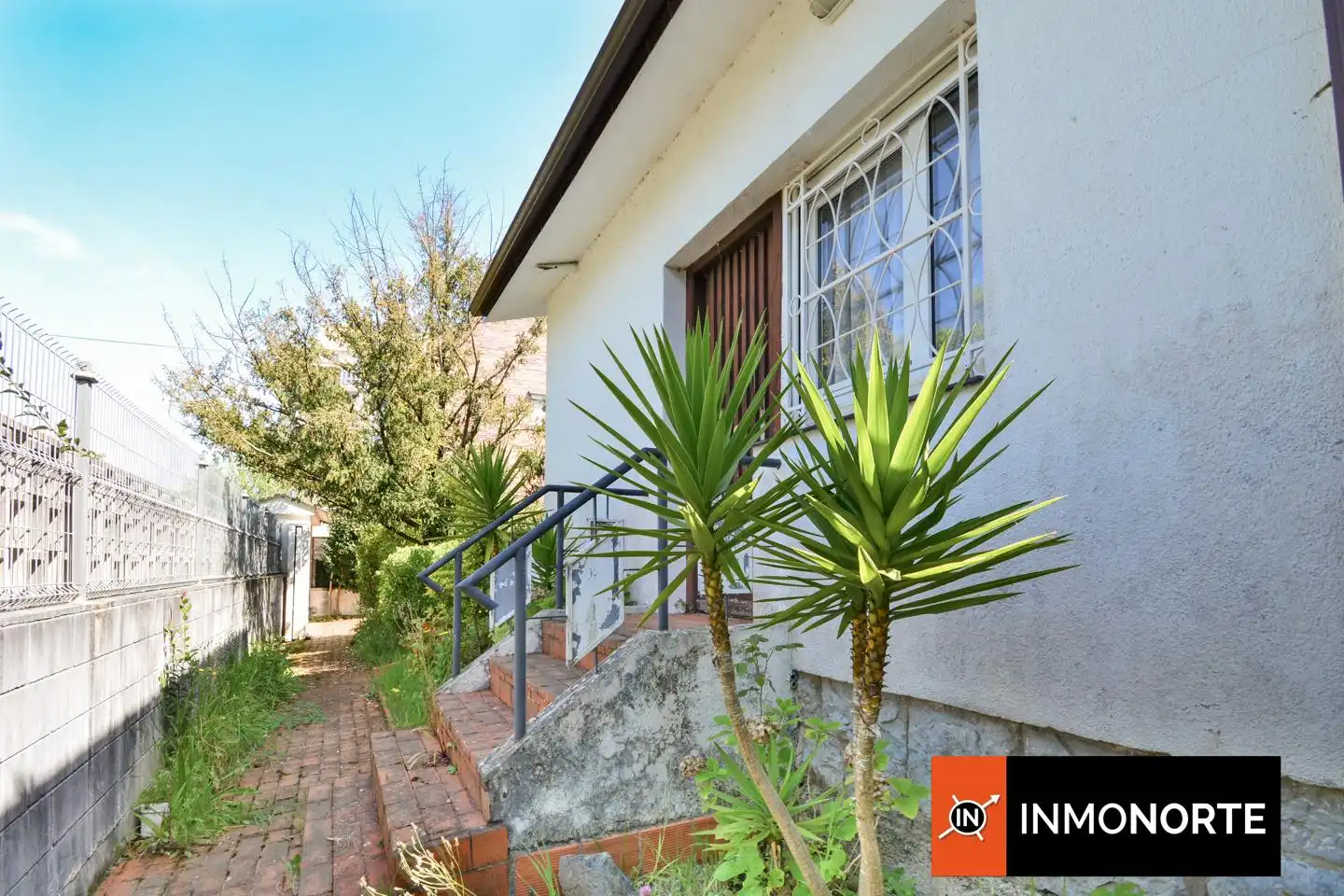 Vista exterior de Casa o chalet en venta en Laredo con Calefacción, Jardín privado y Terraza