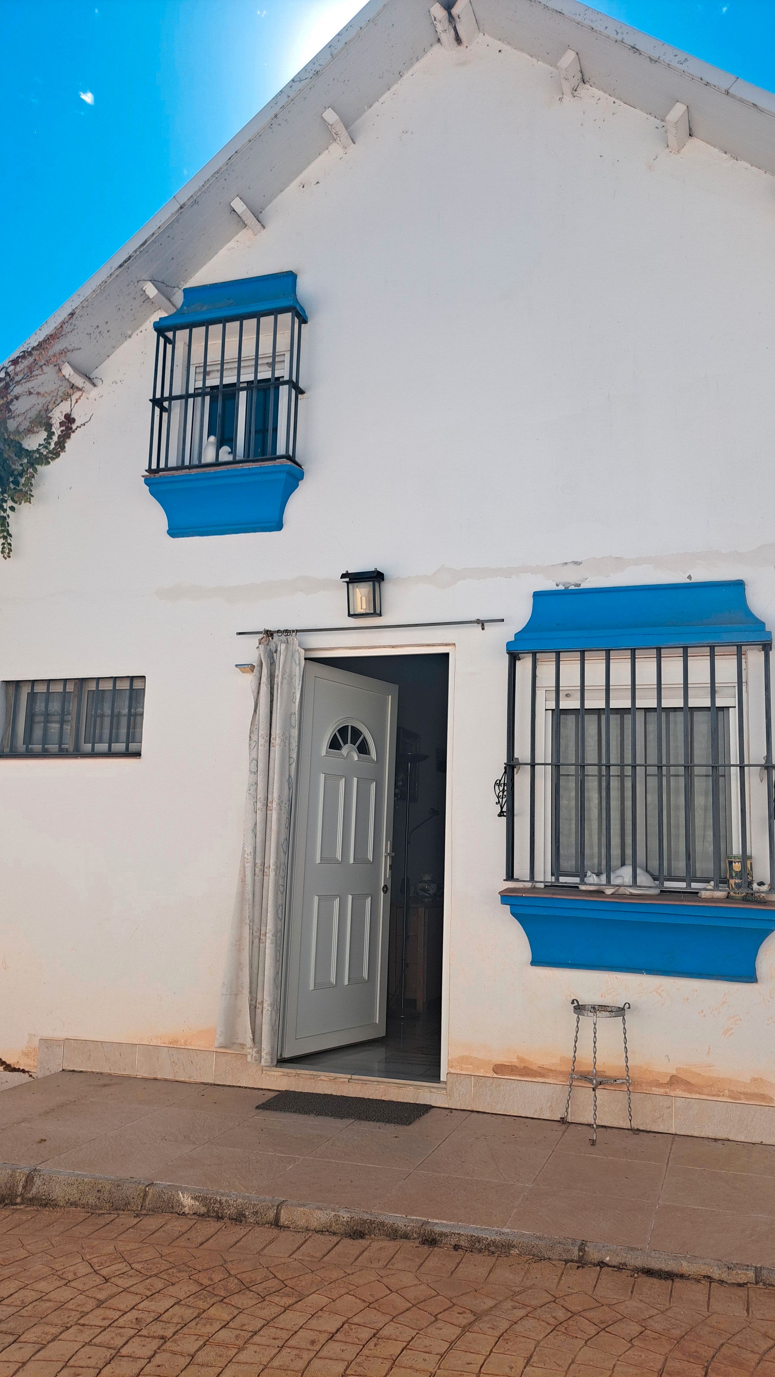 Vista exterior de Finca rústica en venda en Dos Hermanas amb Aire condicionat, Calefacció i Jardí privat
