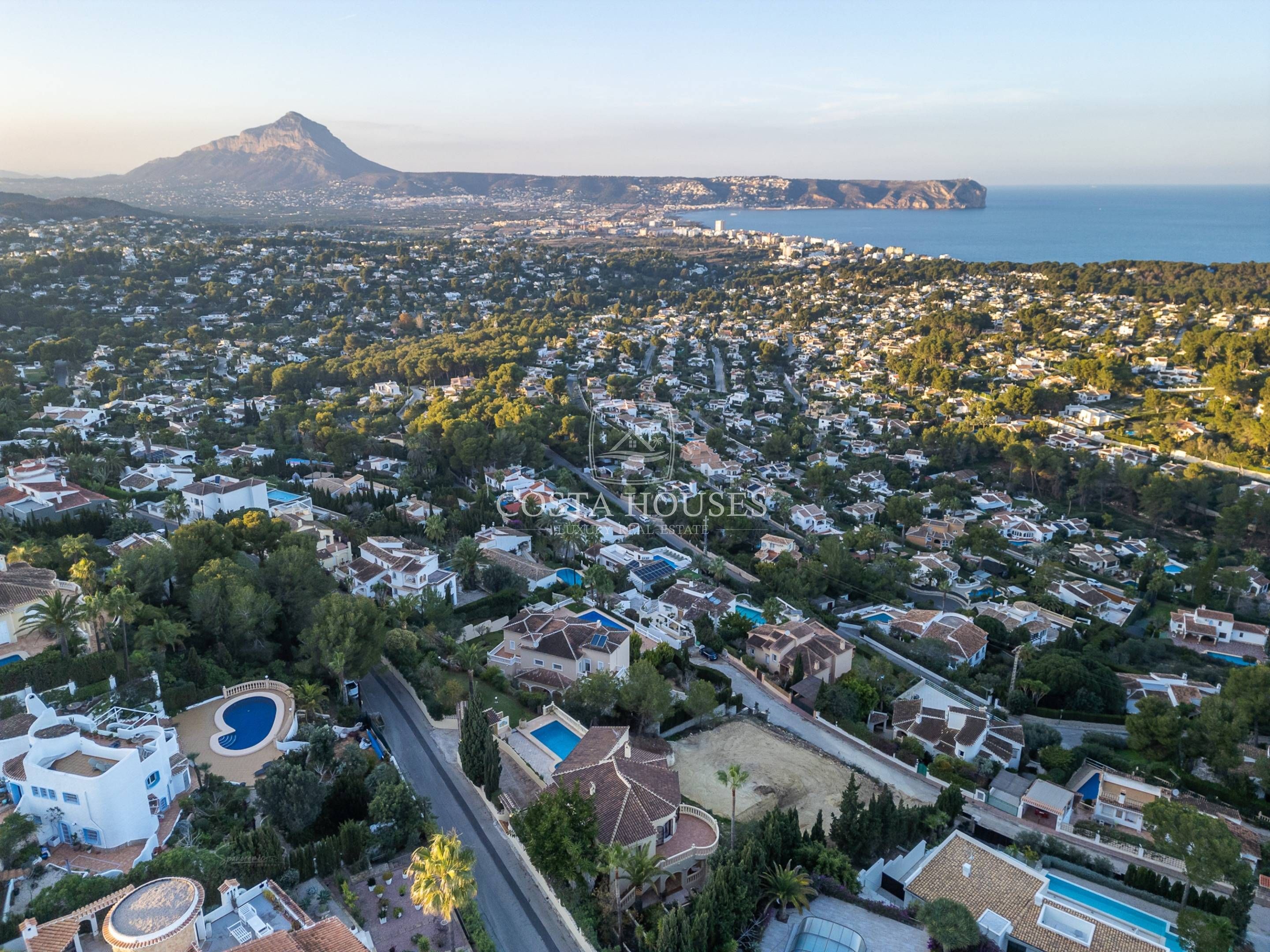 Vista exterior de Casa o xalet en venda en Jávea / Xàbia amb Aire condicionat, Calefacció i Jardí privat