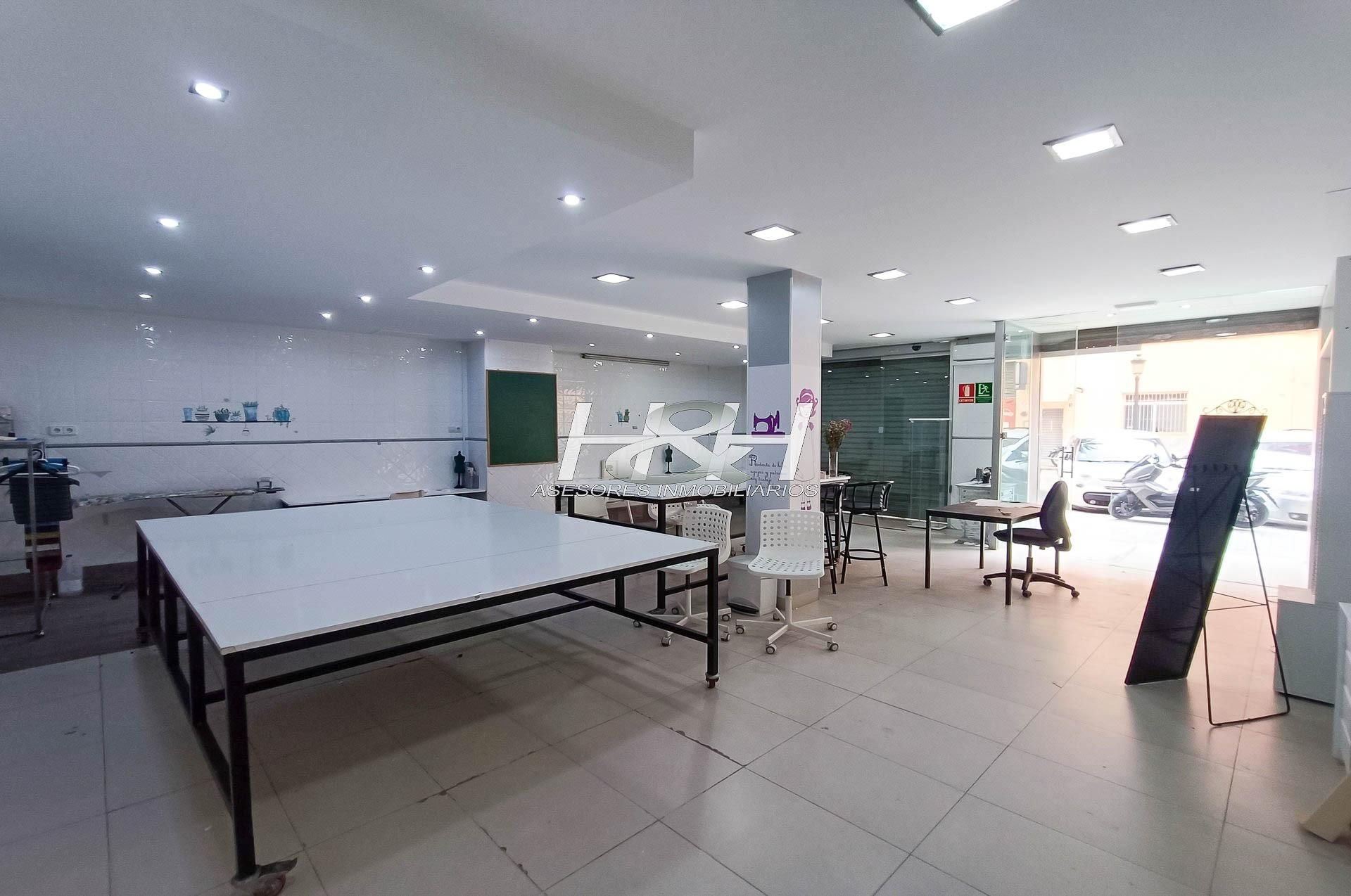 Premises for sale in  Valencia Capital  with Air Conditioner