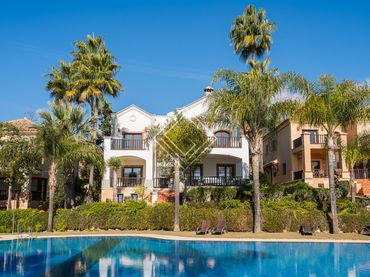 Xalet amb piscina en venda a Milla de Oro