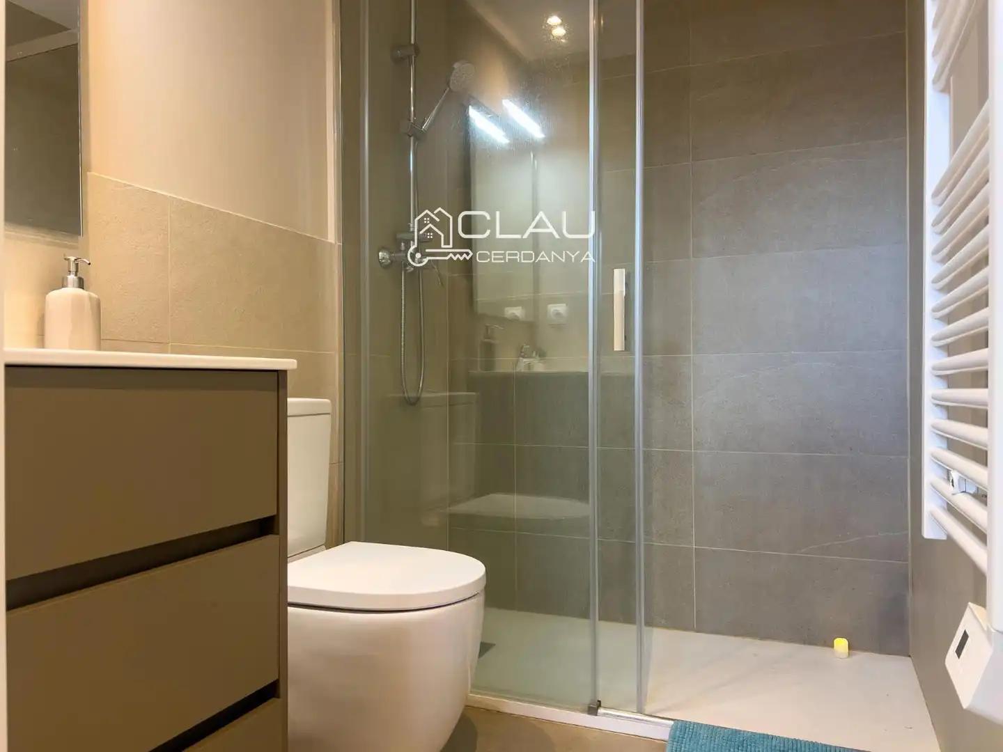 Baño de Piso en venta en Sainte - Léocadie con Calefacción, Jardín privado y Parquet