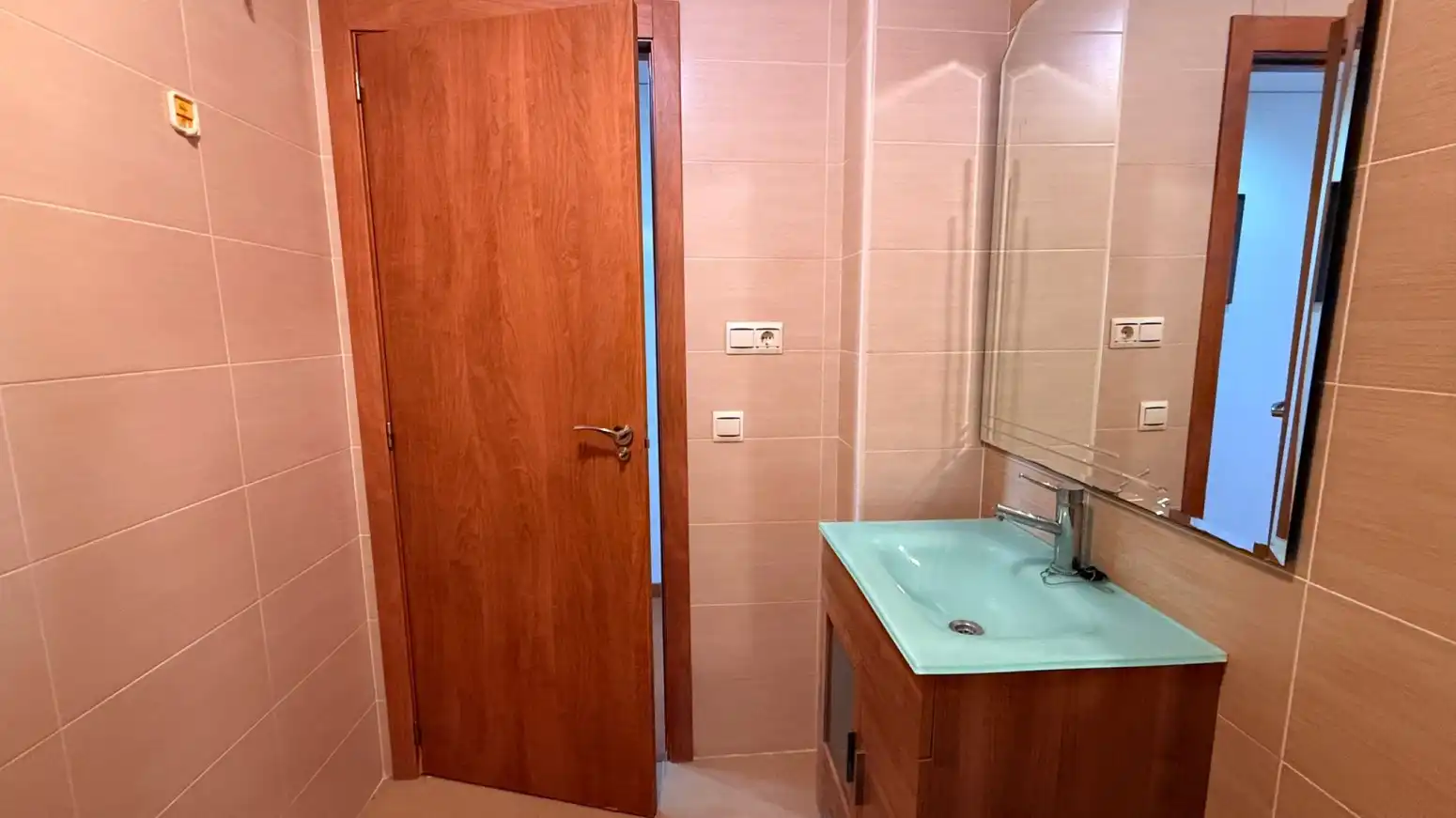 Badezimmer von Wohnung zur Miete in Sagunto / Sagunt mit Klimaanlage und Möbliert