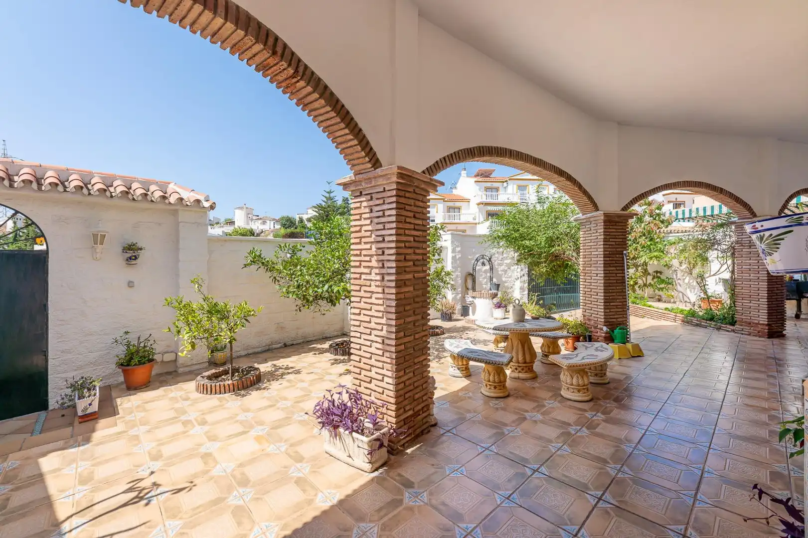 Jardí de Casa adosada en venda en Benalmádena amb Aire condicionat i Terrassa