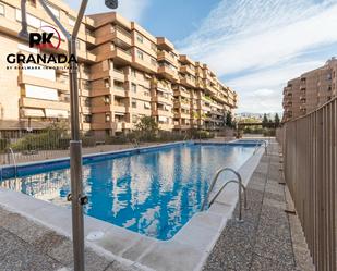 Vista exterior de Apartament en venda en  Granada Capital amb Piscina comunitària