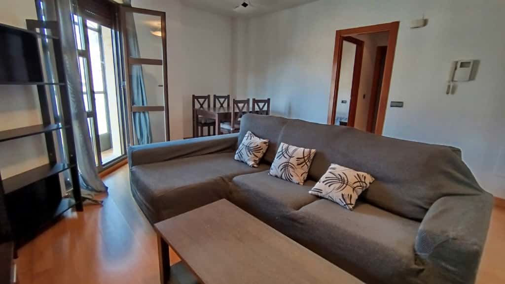 Living room of Flat to rent in Salamanca Capital  with Heating, Parquet flooring and Furnished