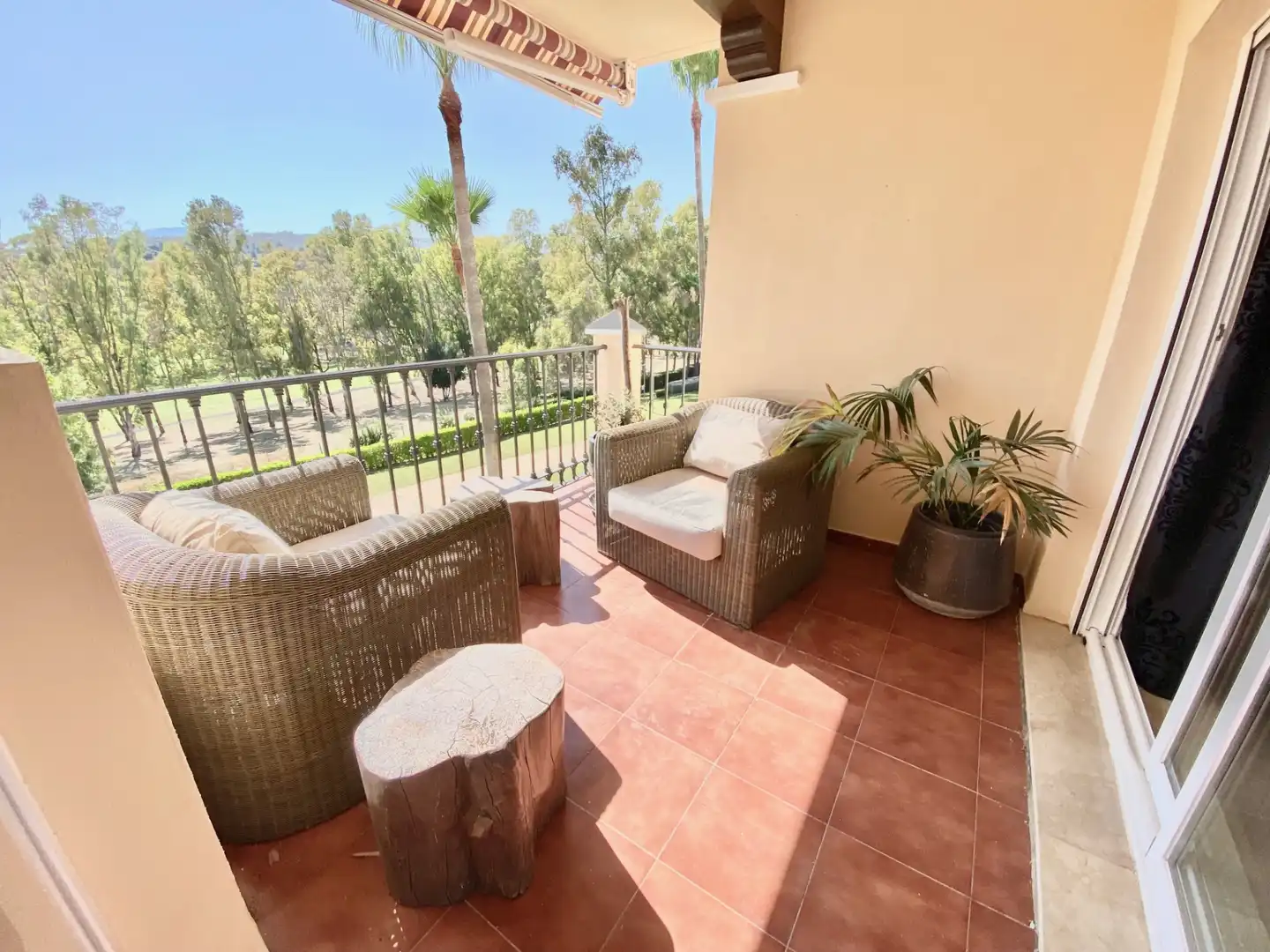 Apartments for rent in Benatalaya