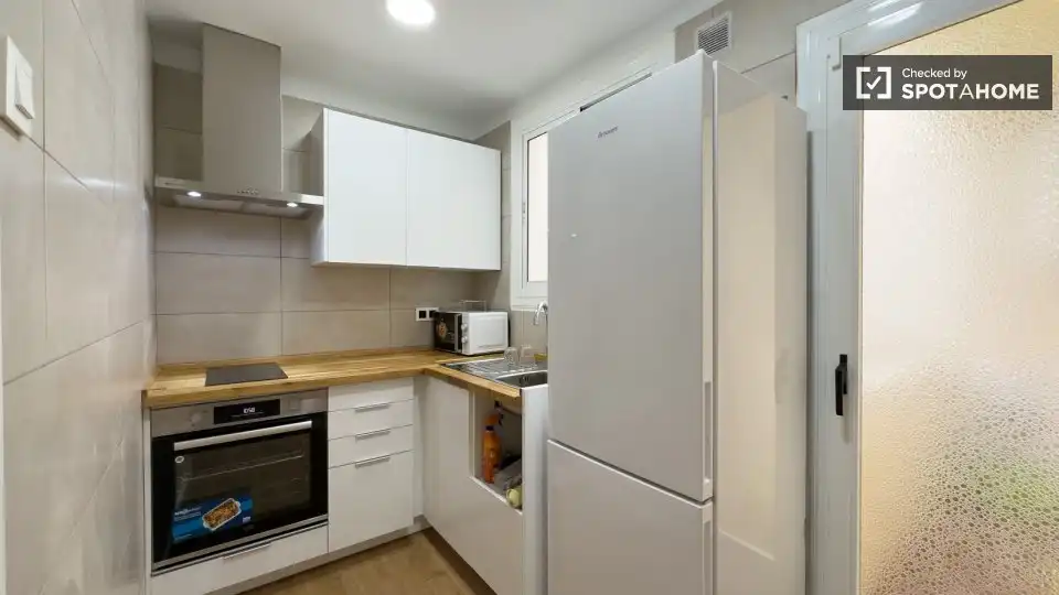Room in Centre
